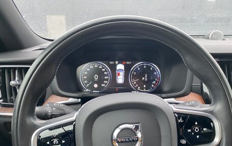 Volvo V60 II, 2021 год, 4 500 000 рублей, 7 фотография