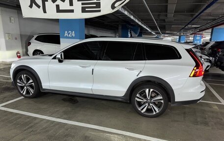 Volvo V60 II, 2021 год, 4 500 000 рублей, 16 фотография
