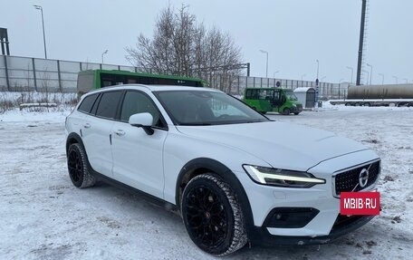 Volvo V60 II, 2021 год, 4 500 000 рублей, 5 фотография