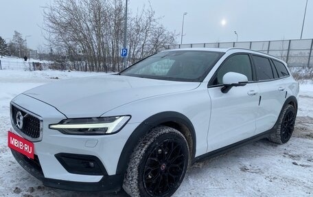 Volvo V60 II, 2021 год, 4 500 000 рублей, 6 фотография