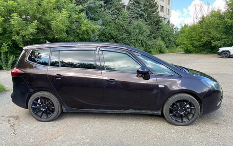 Opel Zafira C рестайлинг, 2013 год, 1 050 000 рублей, 3 фотография