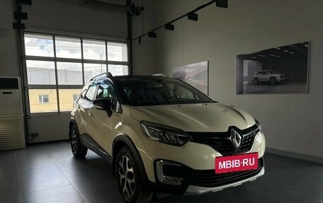 Renault Kaptur I рестайлинг, 2017 год, 1 499 000 рублей, 2 фотография