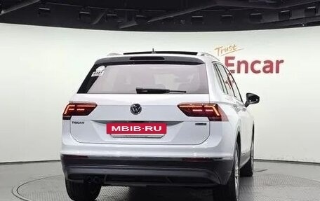 Volkswagen Tiguan II, 2020 год, 3 080 000 рублей, 4 фотография