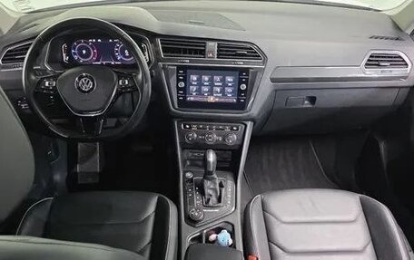 Volkswagen Tiguan II, 2020 год, 3 080 000 рублей, 17 фотография