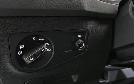 Volkswagen Tiguan II, 2020 год, 3 080 000 рублей, 19 фотография