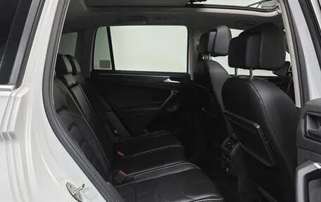 Volkswagen Tiguan II, 2020 год, 3 080 000 рублей, 14 фотография