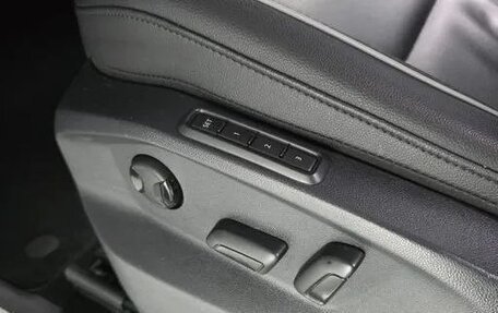 Volkswagen Tiguan II, 2020 год, 3 080 000 рублей, 30 фотография