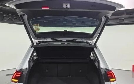 Volkswagen Tiguan II, 2020 год, 3 080 000 рублей, 32 фотография