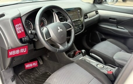 Mitsubishi Outlander III рестайлинг 3, 2012 год, 1 390 000 рублей, 11 фотография