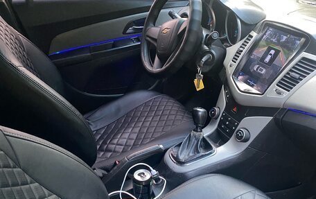 Chevrolet Cruze II, 2011 год, 700 000 рублей, 3 фотография