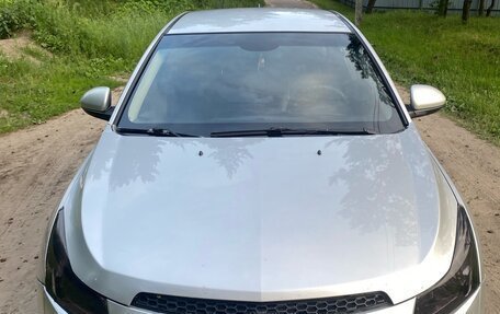 Chevrolet Cruze II, 2011 год, 700 000 рублей, 4 фотография