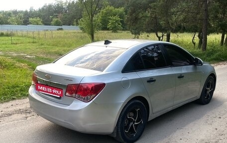 Chevrolet Cruze II, 2011 год, 700 000 рублей, 6 фотография