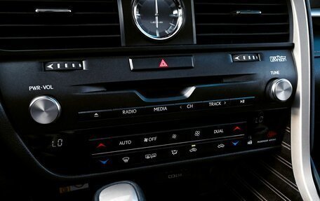 Lexus RX IV рестайлинг, 2019 год, 5 400 000 рублей, 12 фотография