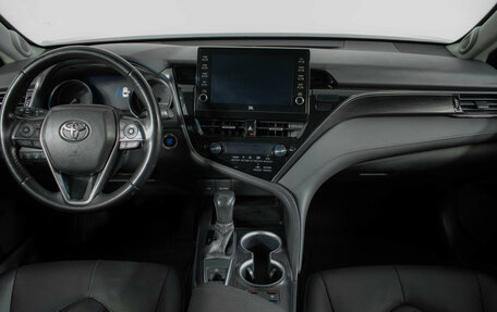 Toyota Camry, 2021 год, 3 195 000 рублей, 15 фотография