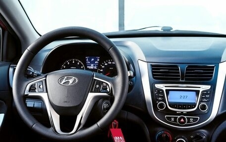 Hyundai Solaris II рестайлинг, 2012 год, 750 000 рублей, 11 фотография