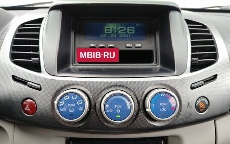 Mitsubishi L200 IV рестайлинг, 2006 год, 985 000 рублей, 14 фотография