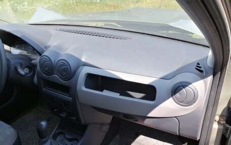 Renault Logan I, 2014 год, 290 000 рублей, 2 фотография