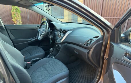 Hyundai Solaris II рестайлинг, 2015 год, 1 120 000 рублей, 15 фотография