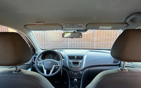 Hyundai Solaris II рестайлинг, 2015 год, 1 120 000 рублей, 21 фотография