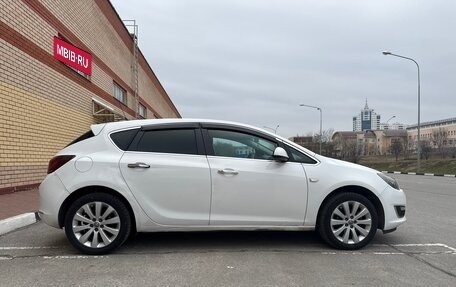 Opel Astra J, 2013 год, 550 000 рублей, 2 фотография