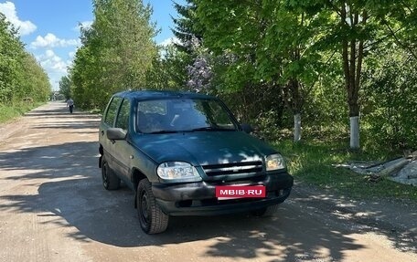 Chevrolet Niva I рестайлинг, 2004 год, 130 000 рублей, 1 фотография