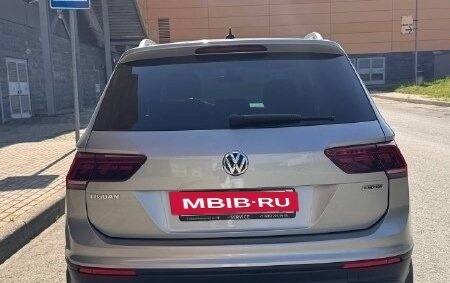 Volkswagen Tiguan II, 2020 год, 2 800 000 рублей, 15 фотография