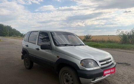 Chevrolet Niva I рестайлинг, 2003 год, 280 000 рублей, 2 фотография