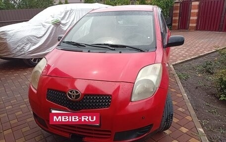 Toyota Yaris III рестайлинг, 2008 год, 300 000 рублей, 2 фотография
