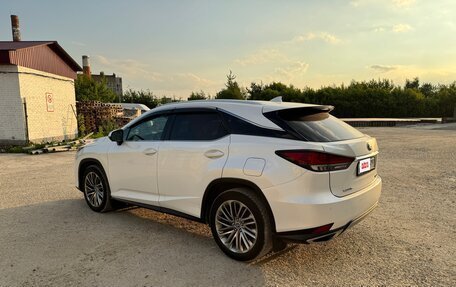 Lexus RX IV рестайлинг, 2021 год, 4 650 000 рублей, 5 фотография