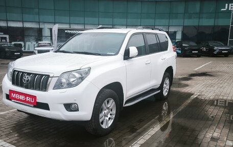 Toyota Land Cruiser Prado 150 рестайлинг 2, 2011 год, 2 650 000 рублей, 3 фотография
