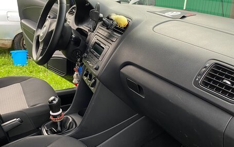 Volkswagen Polo VI (EU Market), 2013 год, 950 000 рублей, 18 фотография