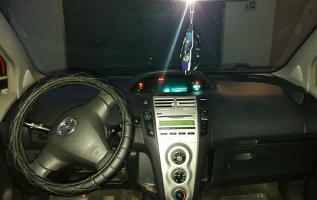 Toyota Yaris III рестайлинг, 2008 год, 320 000 рублей, 2 фотография