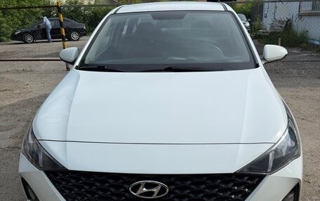 Hyundai Solaris II рестайлинг, 2021 год, 1 625 000 рублей, 1 фотография