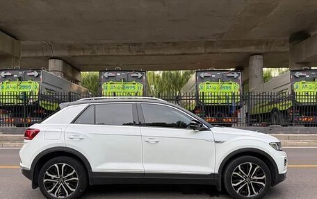 Volkswagen T-Roc I, 2022 год, 1 470 000 рублей, 6 фотография