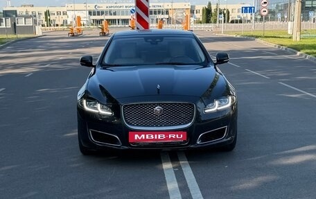 Jaguar XJ IV (X351), 2018 год, 3 000 000 рублей, 2 фотография