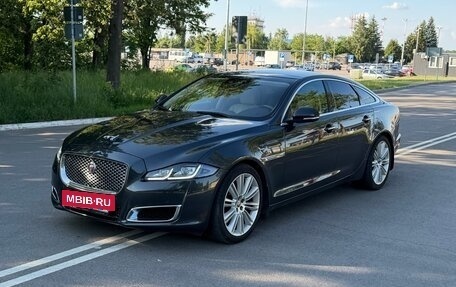 Jaguar XJ IV (X351), 2018 год, 3 000 000 рублей, 5 фотография