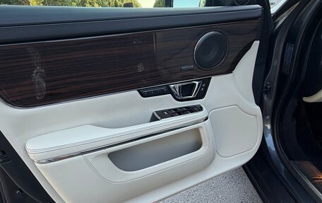 Jaguar XJ IV (X351), 2018 год, 3 000 000 рублей, 14 фотография