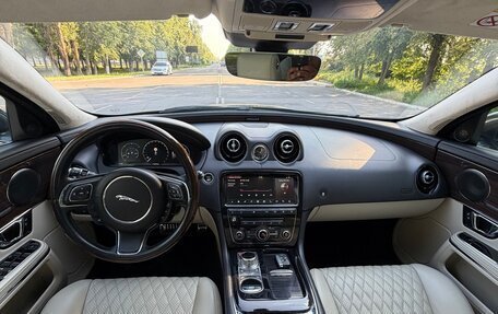 Jaguar XJ IV (X351), 2018 год, 3 000 000 рублей, 22 фотография