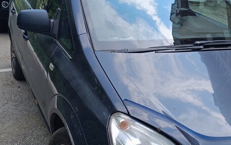 Opel Zafira B, 2011 год, 700 000 рублей, 2 фотография