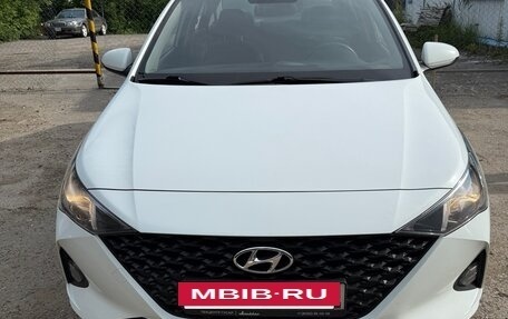 Hyundai Solaris II рестайлинг, 2021 год, 1 625 000 рублей, 4 фотография