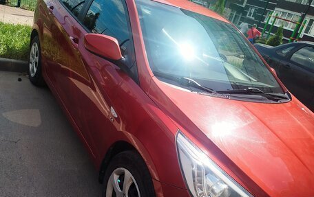 Hyundai Solaris II рестайлинг, 2013 год, 850 000 рублей, 1 фотография