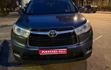 Toyota Highlander III, 2015 год, 2 830 000 рублей, 21 фотография