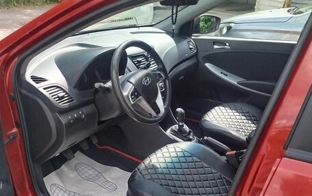 Hyundai Solaris II рестайлинг, 2013 год, 850 000 рублей, 5 фотография