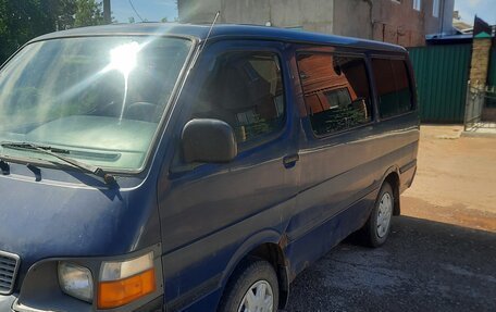 Toyota HiAce H100, 2000 год, 230 000 рублей, 4 фотография