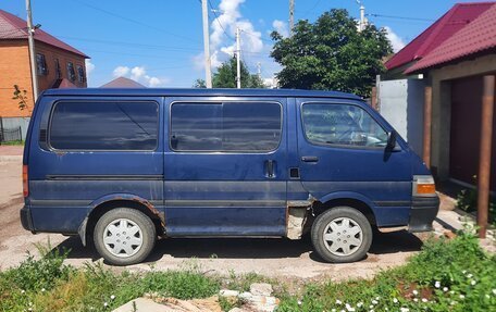 Toyota HiAce H100, 2000 год, 230 000 рублей, 9 фотография