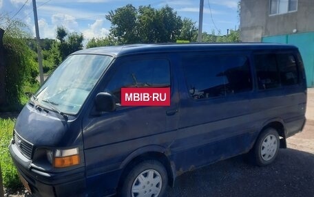 Toyota HiAce H100, 2000 год, 230 000 рублей, 14 фотография