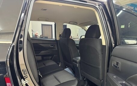 Mitsubishi Outlander III рестайлинг 3, 2022 год, 1 816 000 рублей, 9 фотография