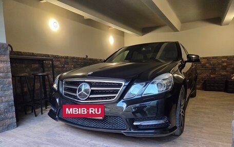 Mercedes-Benz E-Класс, 2013 год, 1 900 000 рублей, 3 фотография