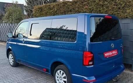 Volkswagen Multivan T6 рестайлинг, 2023 год, 5 000 000 рублей, 4 фотография