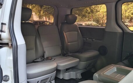 Hyundai Grand Starex Grand Starex I рестайлинг 2, 2008 год, 1 150 000 рублей, 11 фотография